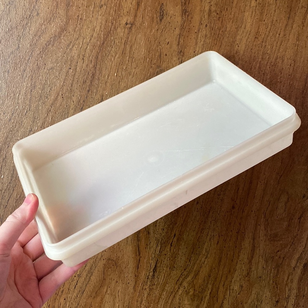 Tupperware Deli Meat/Cheese Keeper NO LID
